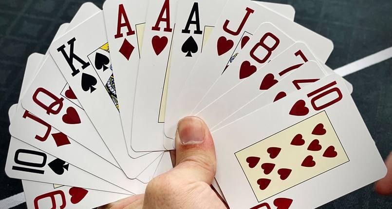 Cách chơi bài Binh Xập Xám siêu chính xác ai cũng phải biết 1 Binh Xập Xám là gì?